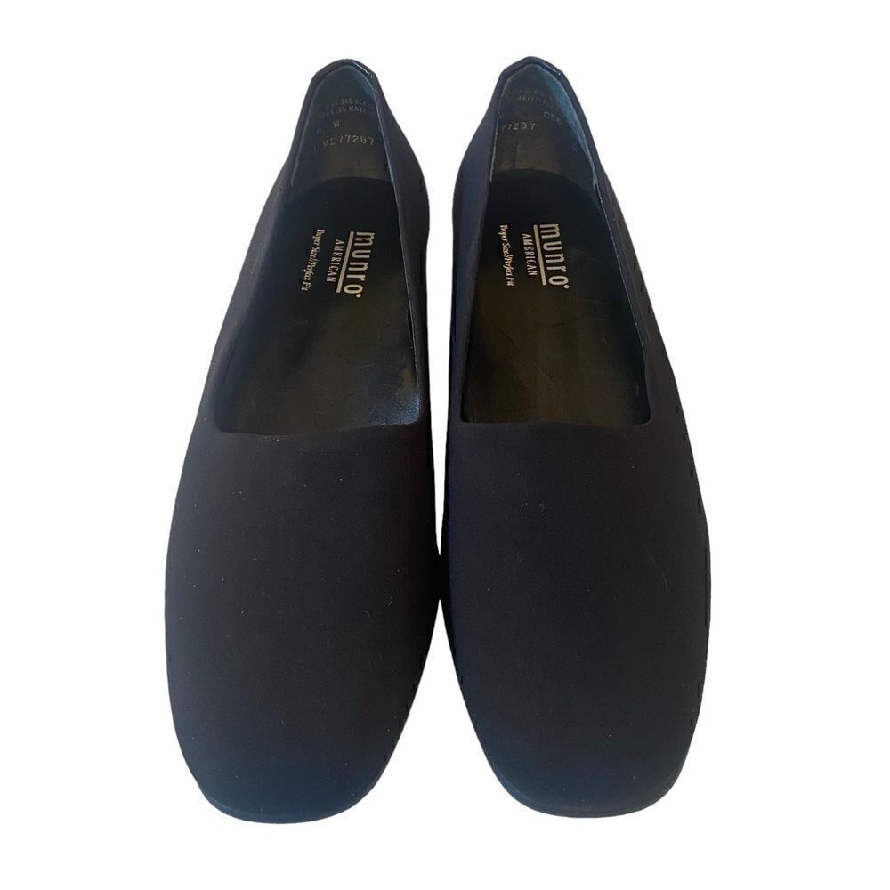 Munro Black Canvas Ladies Slip-Ons in Size 9W